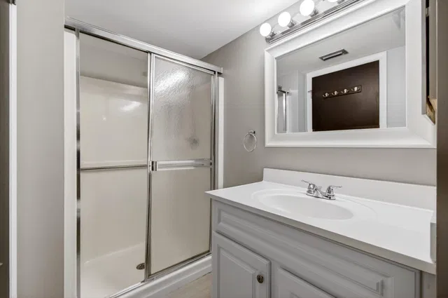Unit 205 photo 21