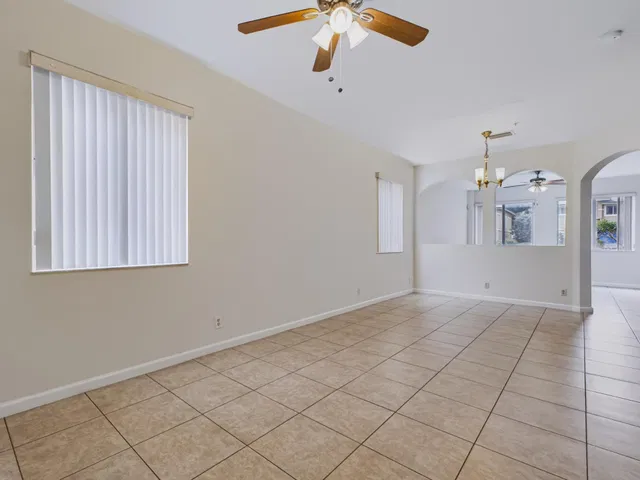 Residence photo 6