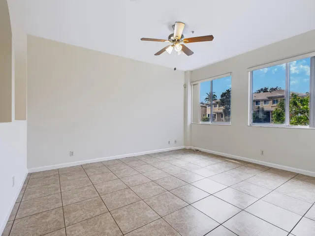 Residence photo 11