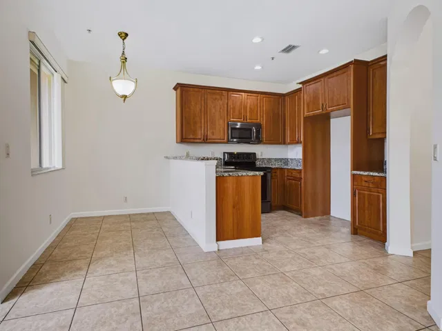 Residence photo 16