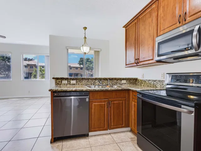 Residence photo 18