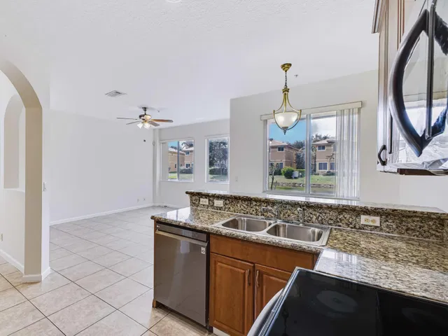 Residence photo 19