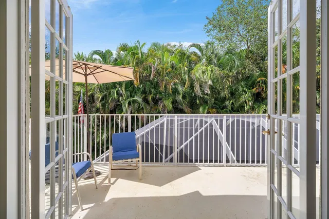 Residence photo 19
