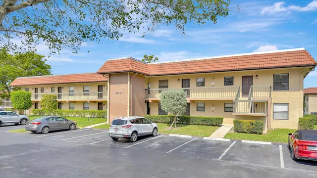 Unit 206 photo 2