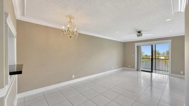 Unit 206 photo 5