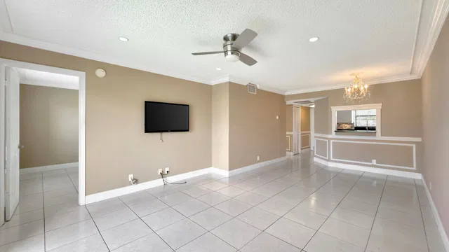 Unit 206 photo 6