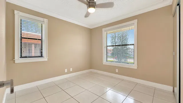 Unit 206 photo 12