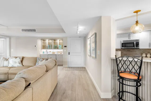 Mizner Court Unit 414 photo 5