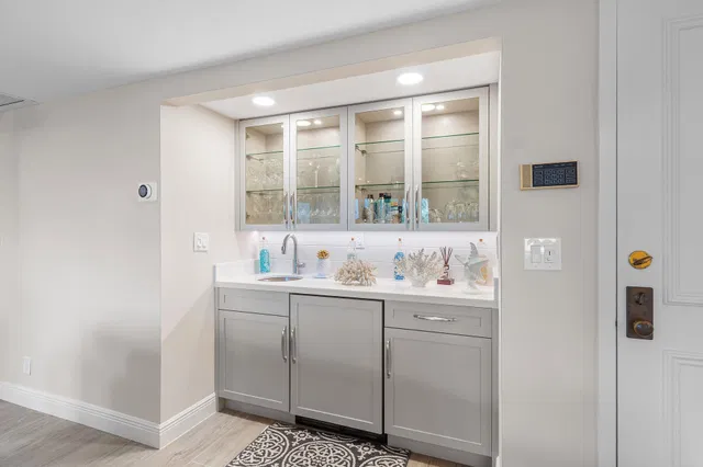 Mizner Court Unit 414 photo 9