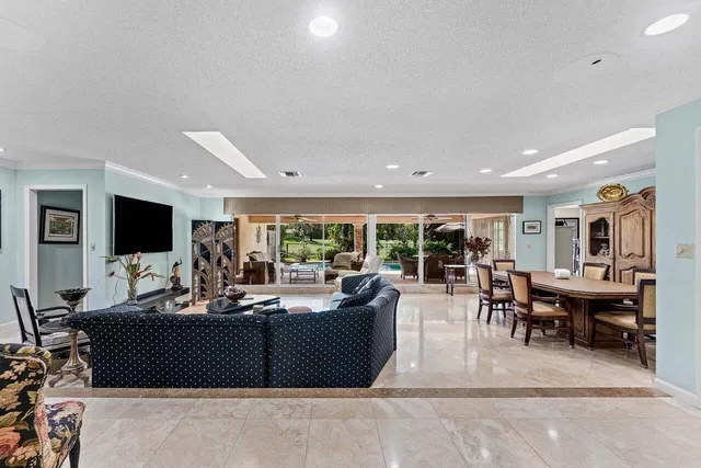  Residence photo 11