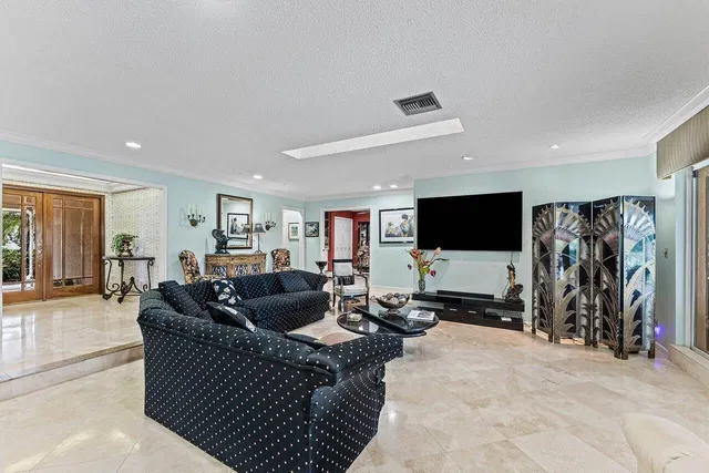  Residence photo 12