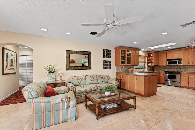  Residence photo 16