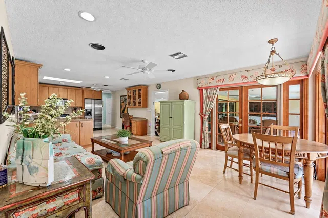  Residence photo 17