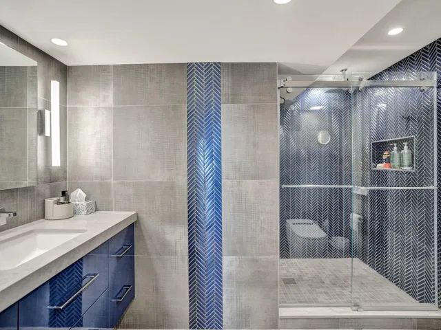  Unit 402 photo 21