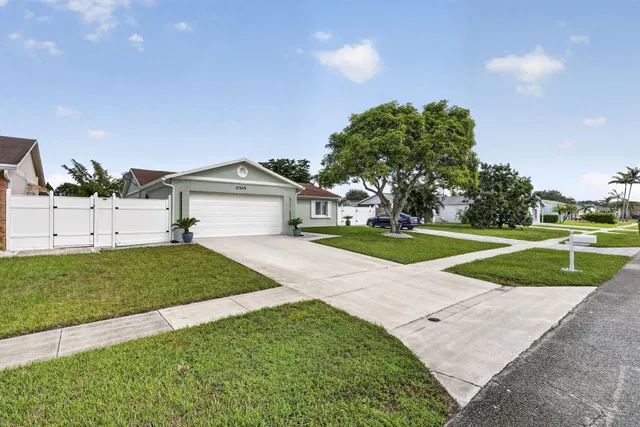 Residence photo 3