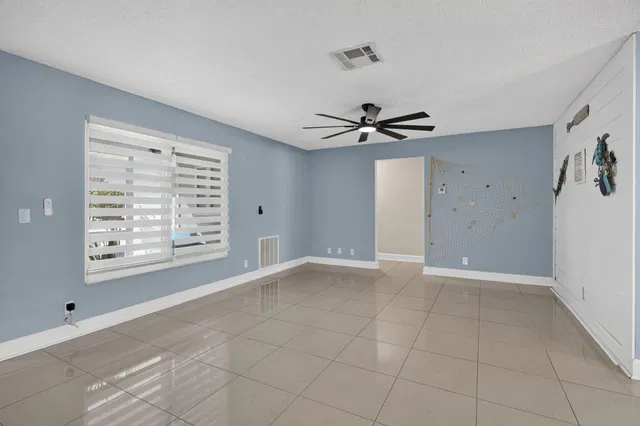 Residence photo 16