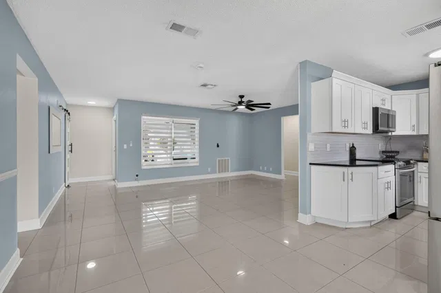 Residence photo 18
