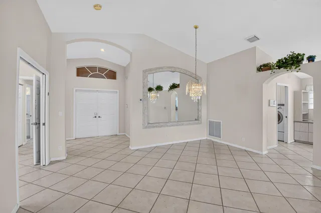 Residence photo 5