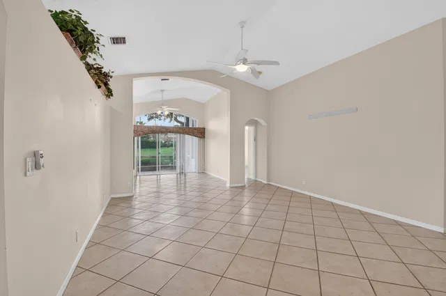 Residence photo 8