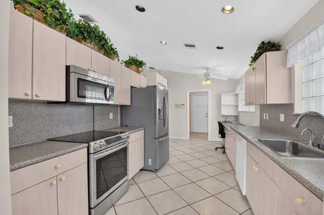Residence photo 15