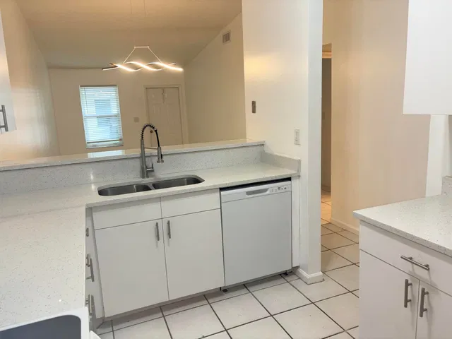 Residence photo 8
