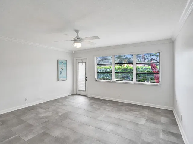  Residence photo 17
