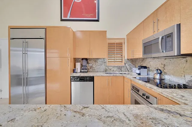  Residence photo 6