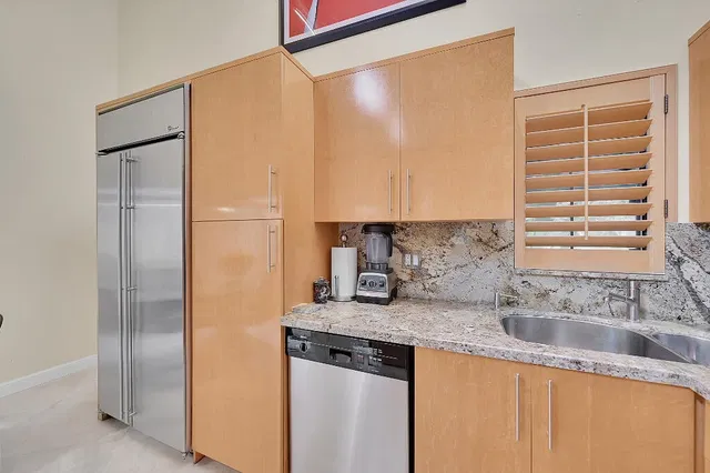  Residence photo 7