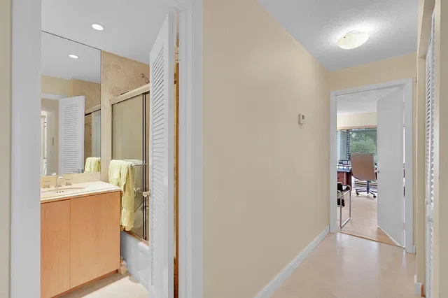  Residence photo 36