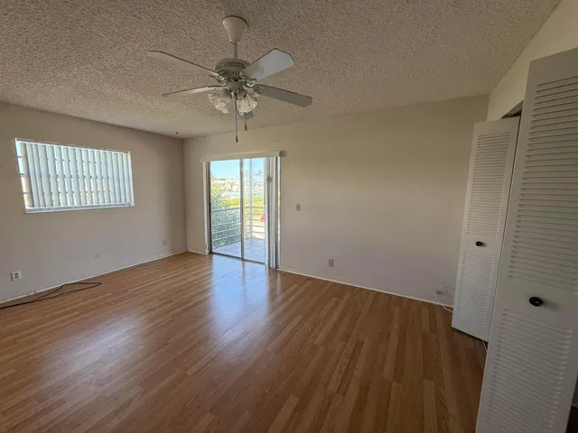 Residence photo 4
