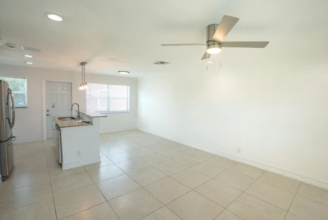  Residence photo 6