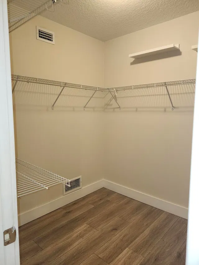 Unit Apt 409 photo 7