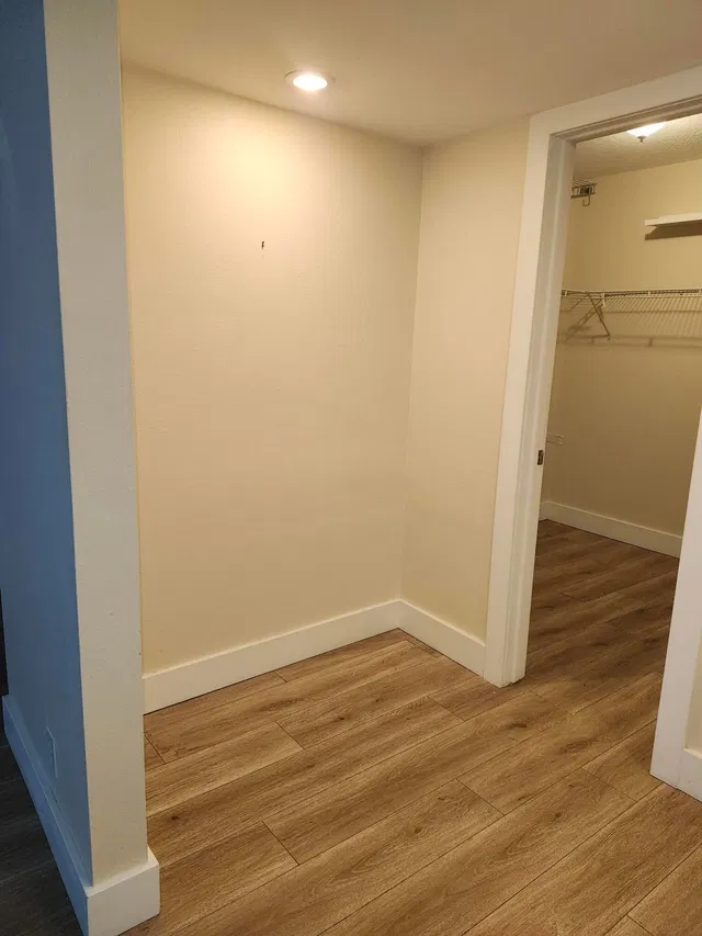 Unit Apt 409 photo 9