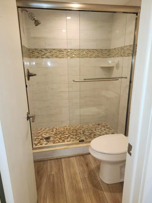 Unit Apt 409 photo 11