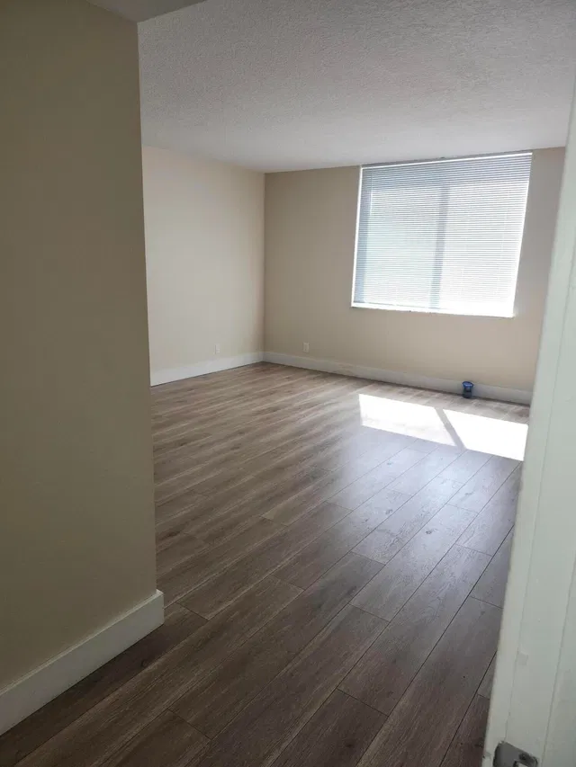 Unit Apt 409 photo 12