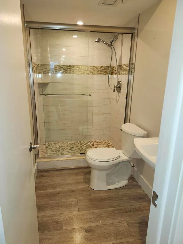 Unit Apt 409 photo 14