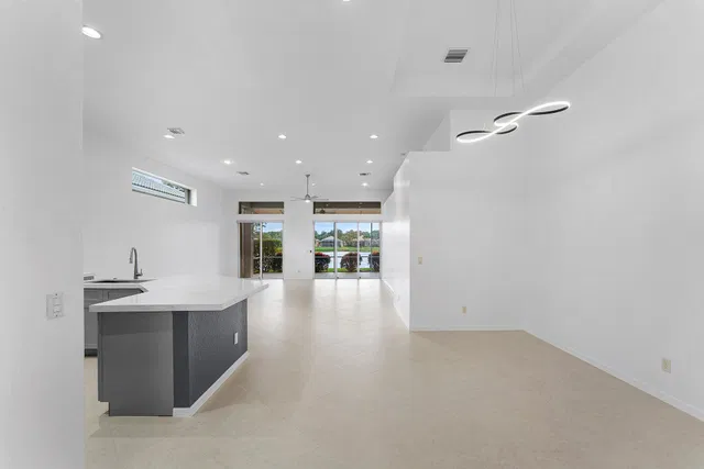  Residence photo 23