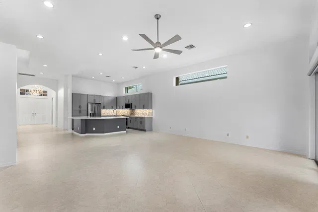  Residence photo 24