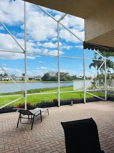 Residence photo 2