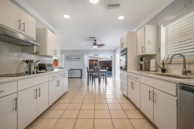 Village of North Palm Beach Residence photo 11
