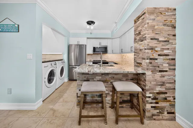 Unit 109 photo 14