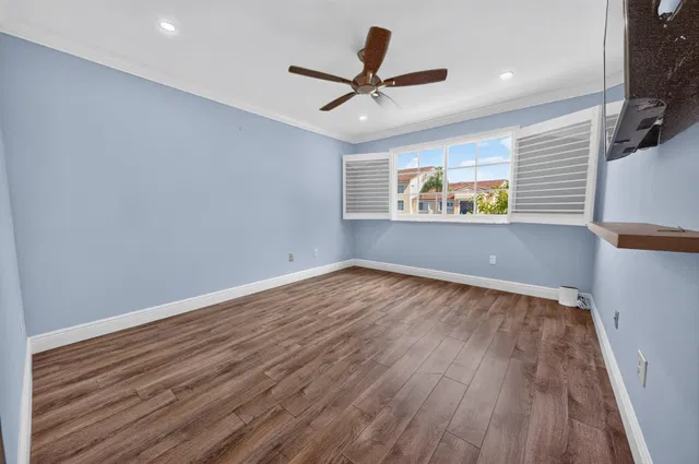 Unit 109 photo 27