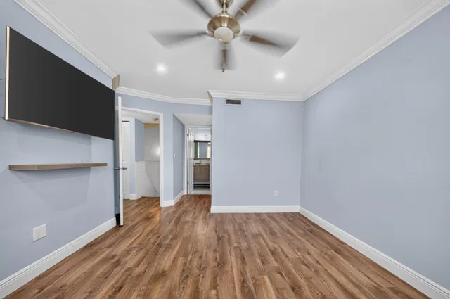Unit 109 photo 28