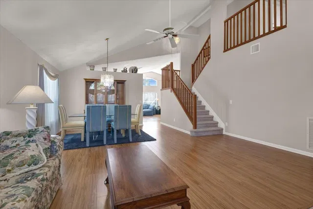 Residence photo 3