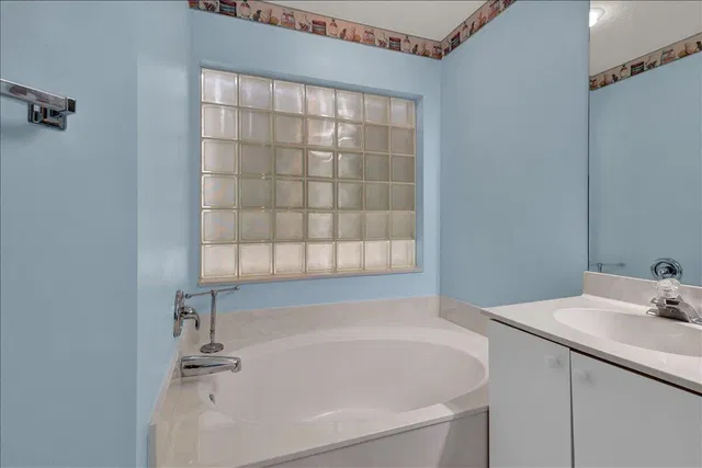 Residence photo 52