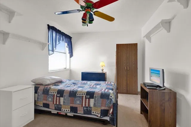 Residence photo 64