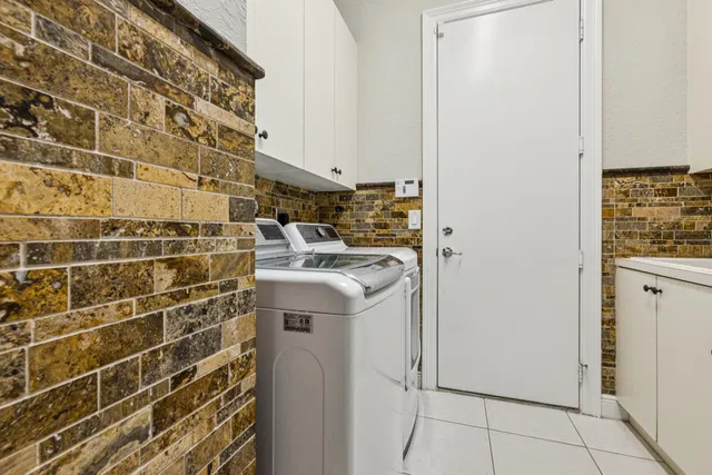 Residence photo 24