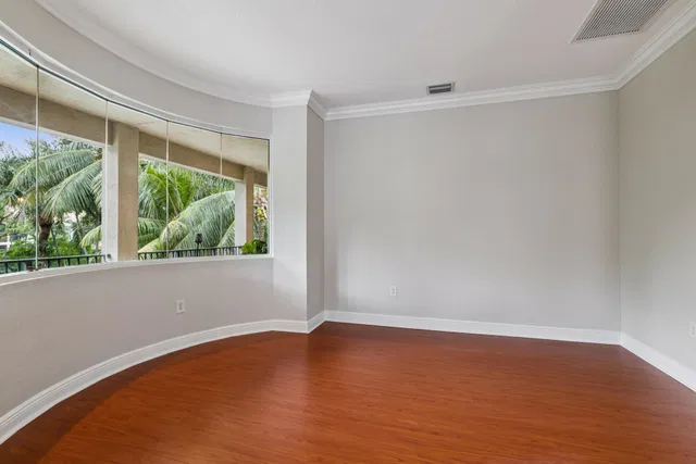 Residence photo 28