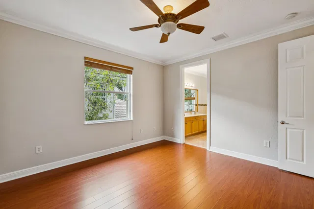 Residence photo 48