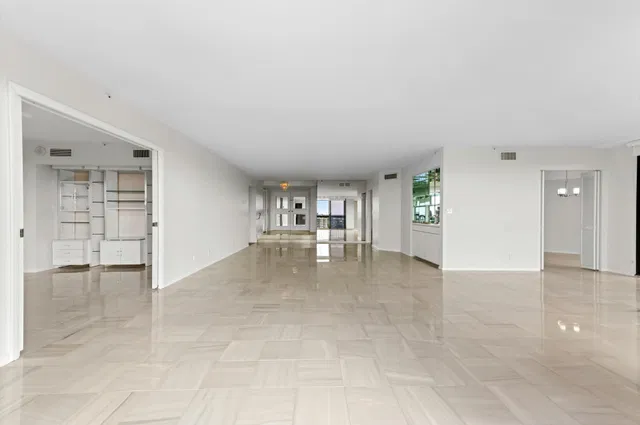  Unit 1004 photo 6